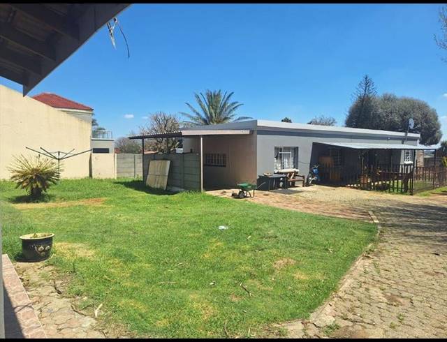 4 BEDROOM HOUSE FOR SALE IN CRESSLAWN